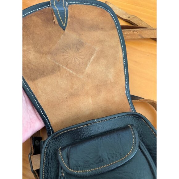 Vintage Handcrafted Black Leather Crossbody Bag With Embossed Design - Picture 4 of 16